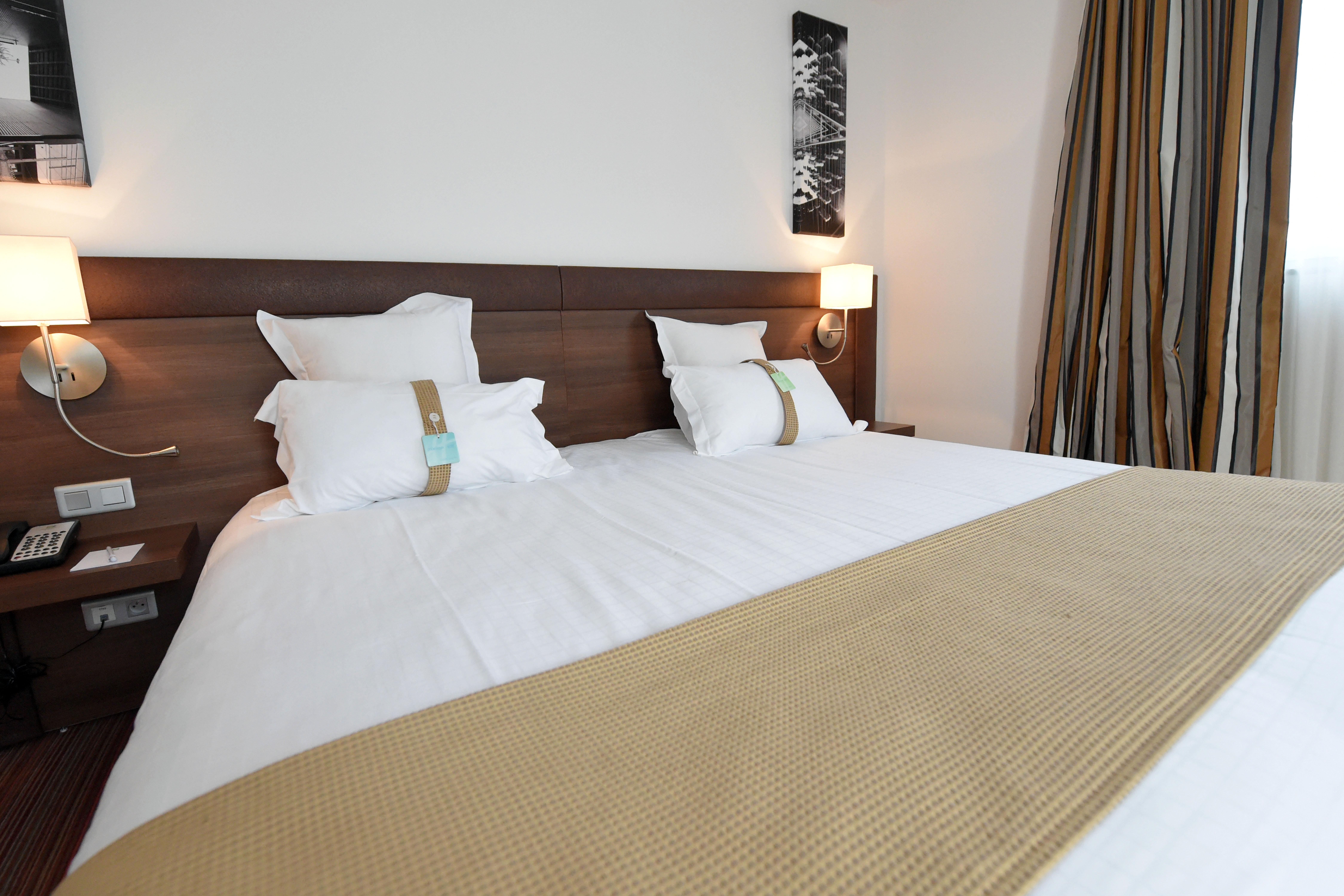 Holiday Inn Mulhouse By Ihg Bagian luar foto