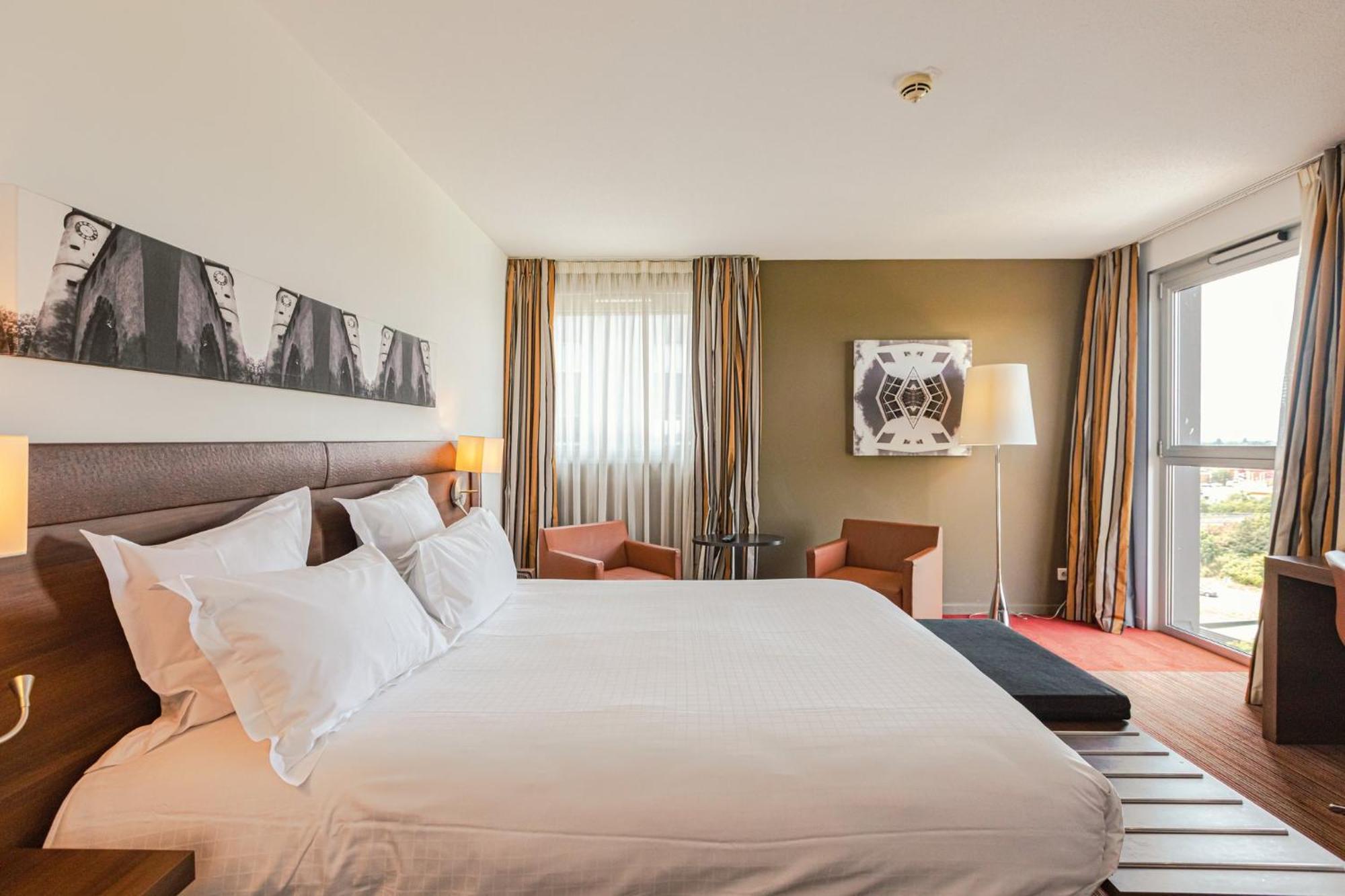 Holiday Inn Mulhouse By Ihg Bagian luar foto