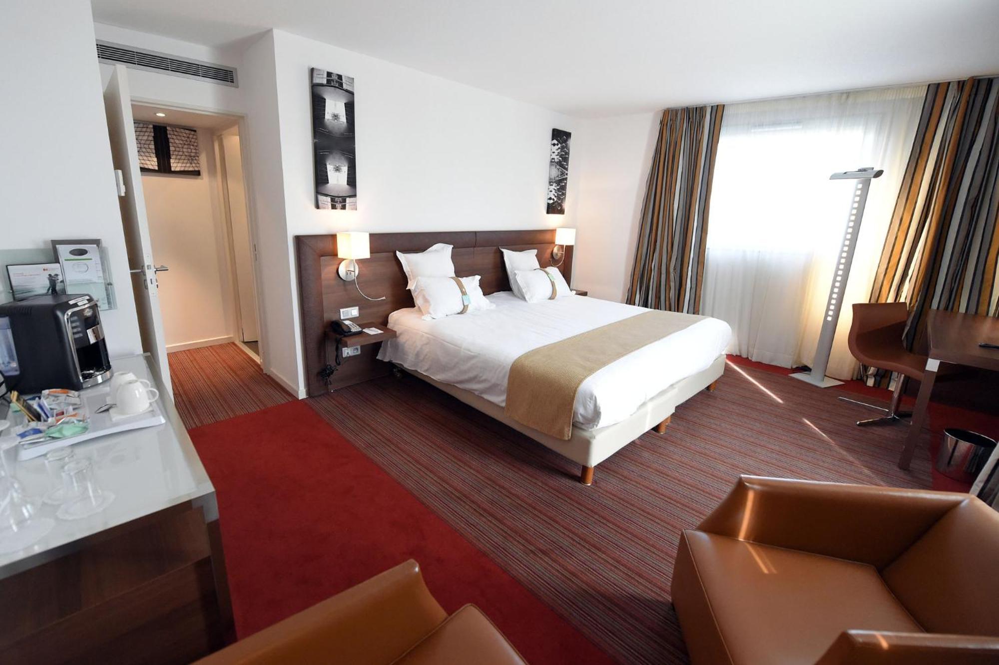 Holiday Inn Mulhouse By Ihg Bagian luar foto