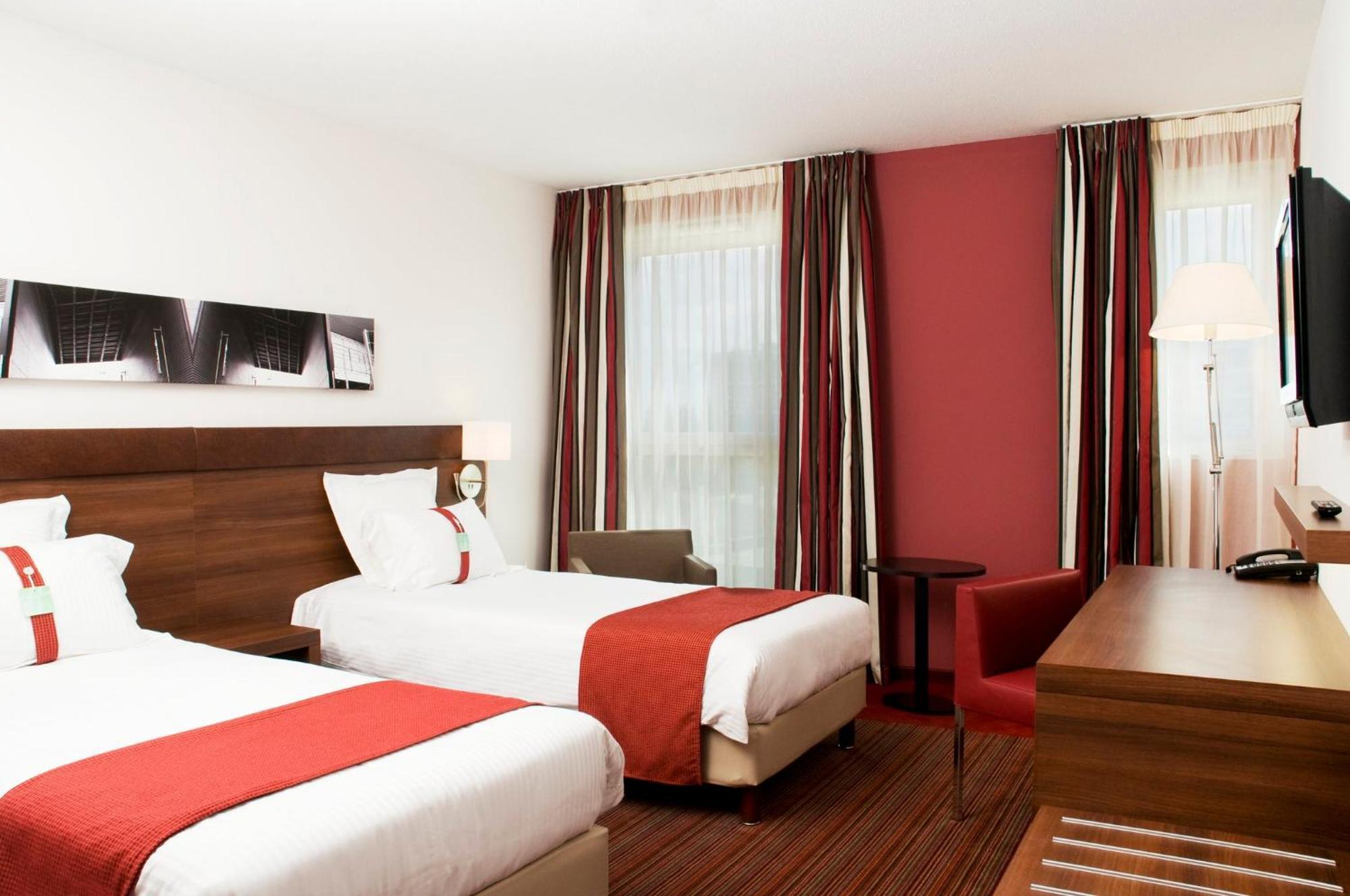 Holiday Inn Mulhouse By Ihg Bagian luar foto