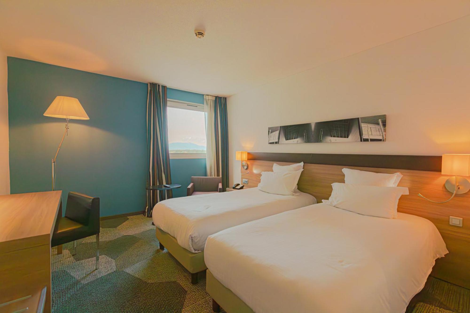 Holiday Inn Mulhouse By Ihg Bagian luar foto