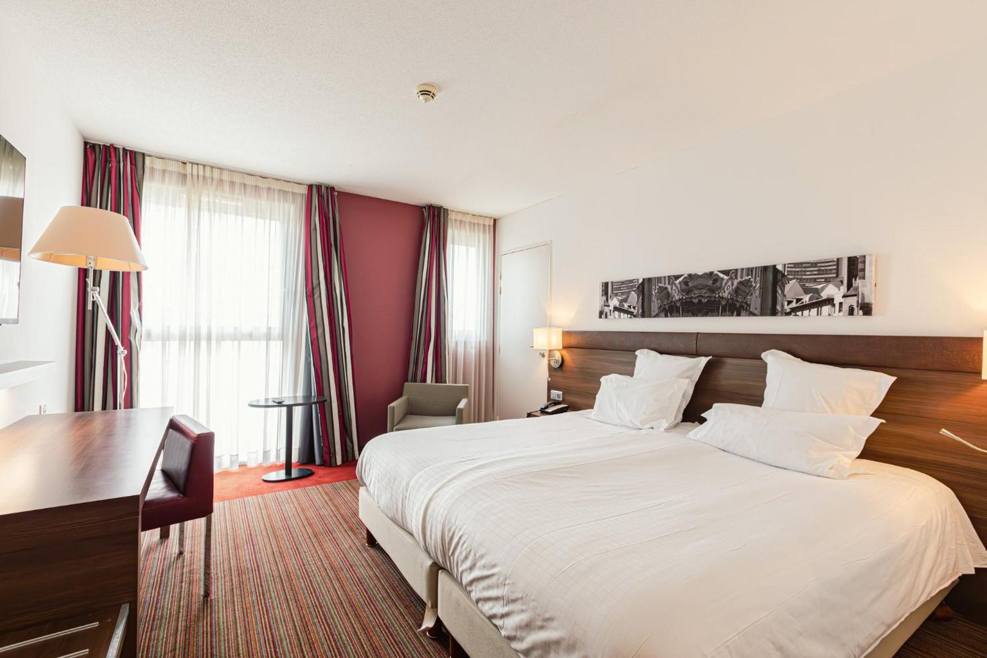 Holiday Inn Mulhouse By Ihg Bagian luar foto