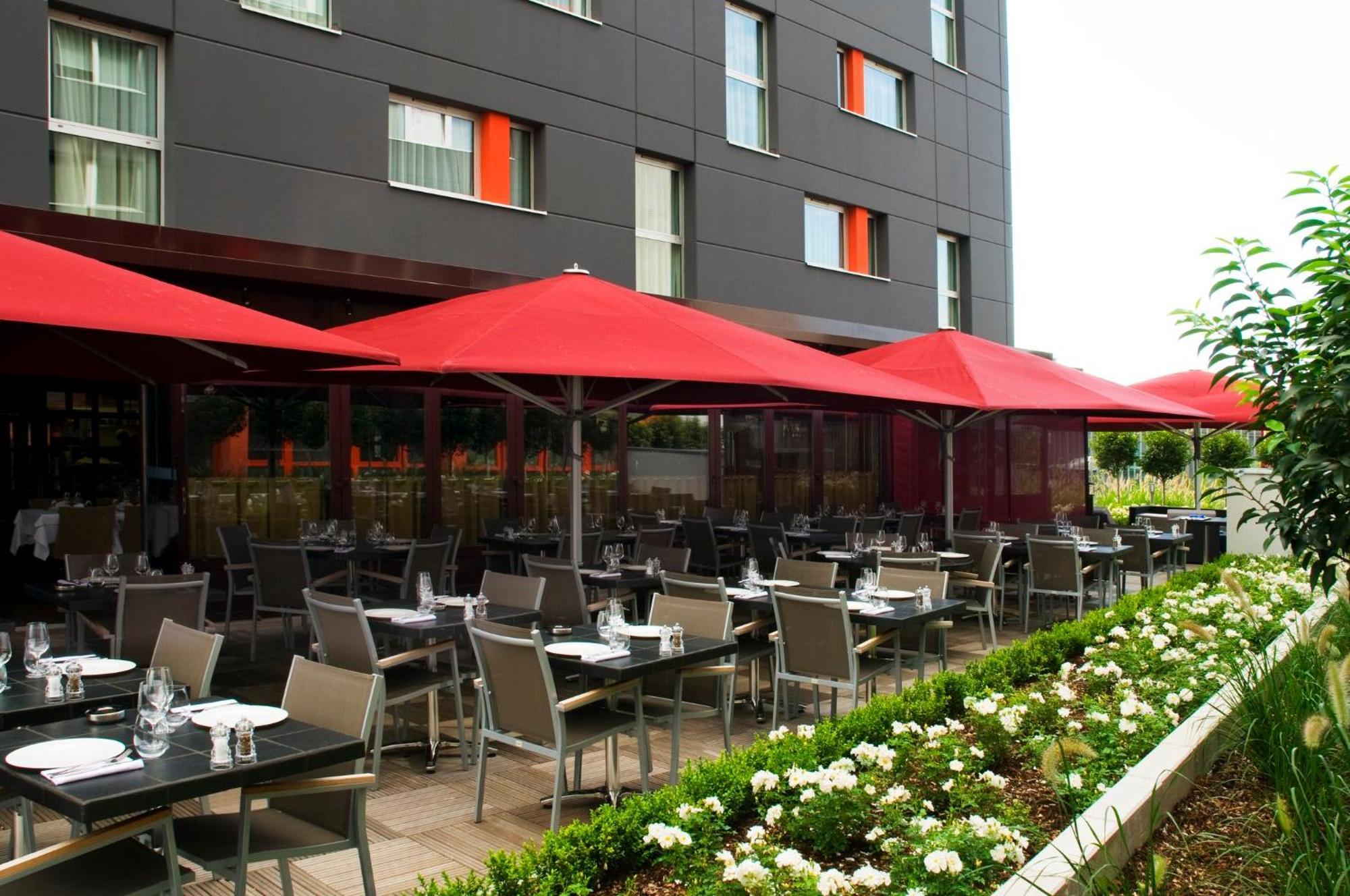 Holiday Inn Mulhouse By Ihg Bagian luar foto