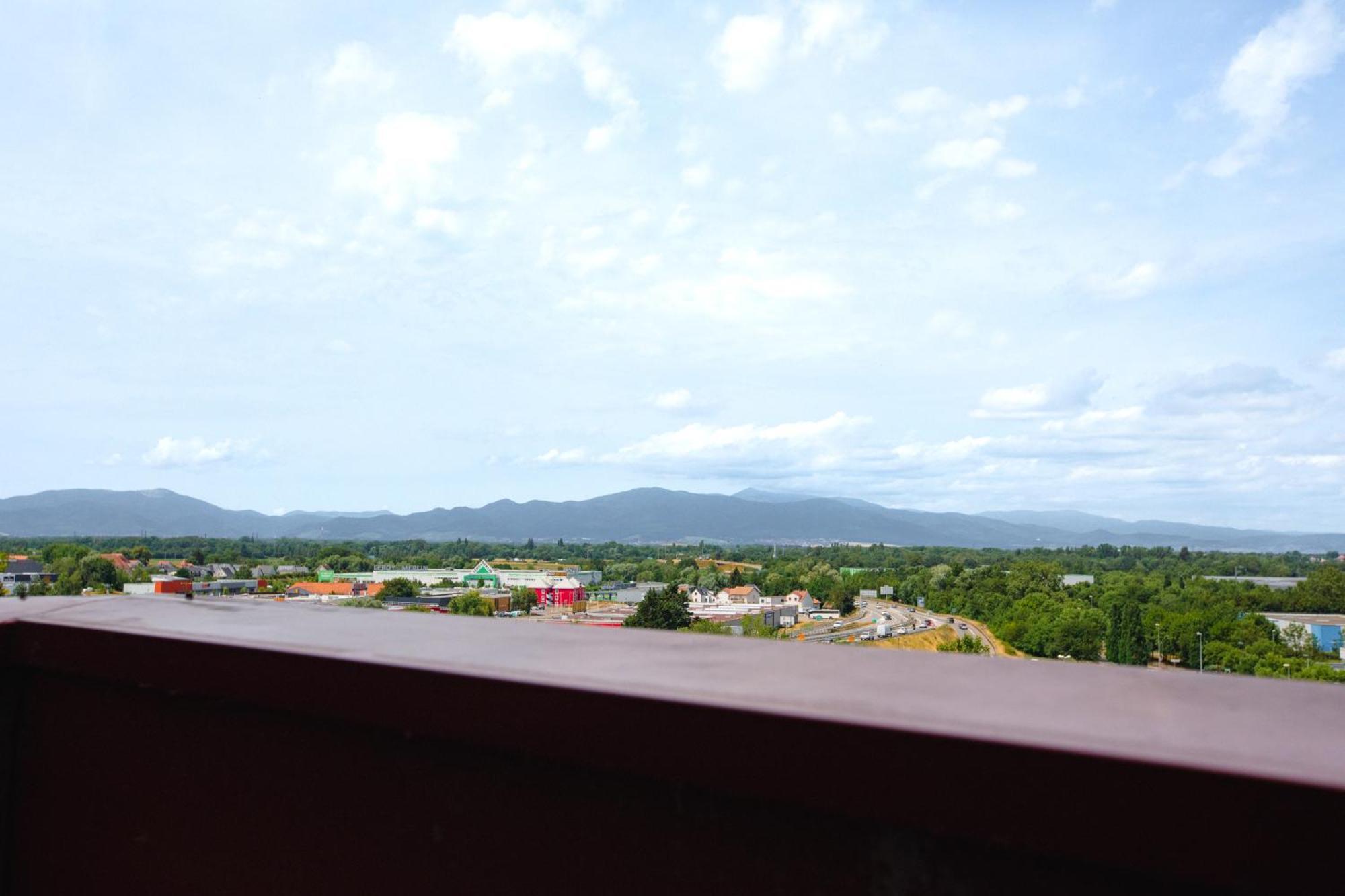 Holiday Inn Mulhouse By Ihg Bagian luar foto