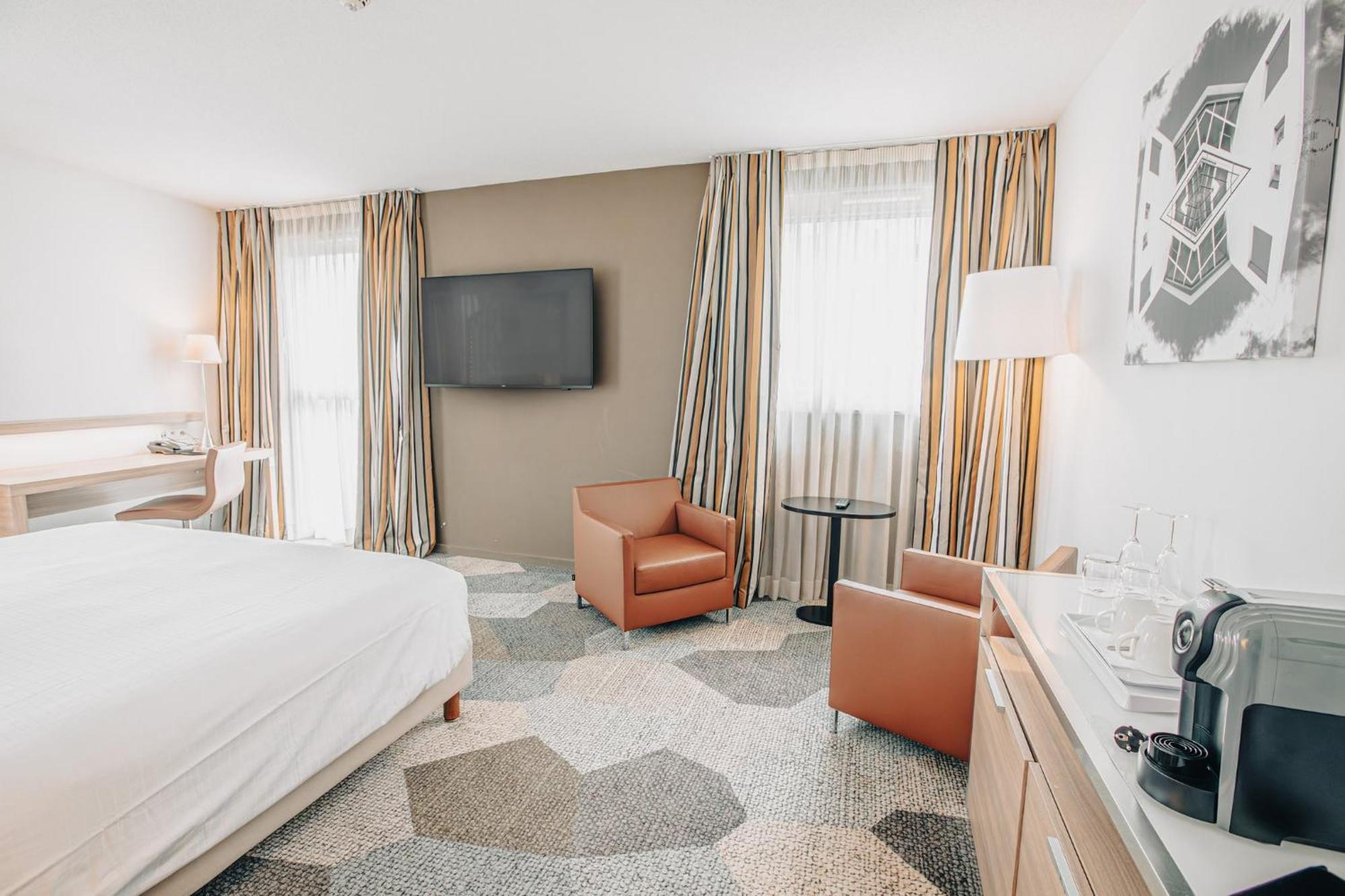 Holiday Inn Mulhouse By Ihg Bagian luar foto