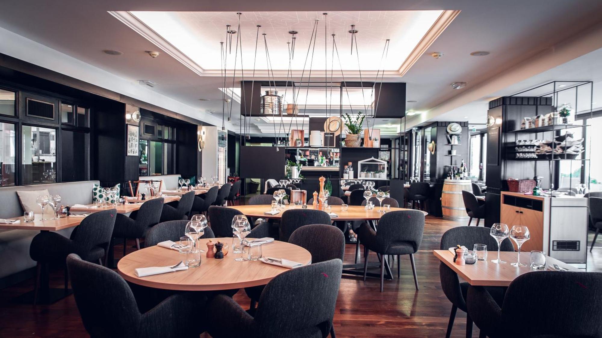 Holiday Inn Mulhouse By Ihg Bagian luar foto