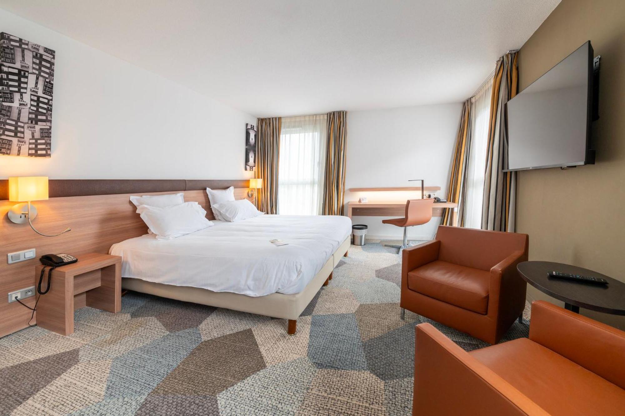 Holiday Inn Mulhouse By Ihg Bagian luar foto