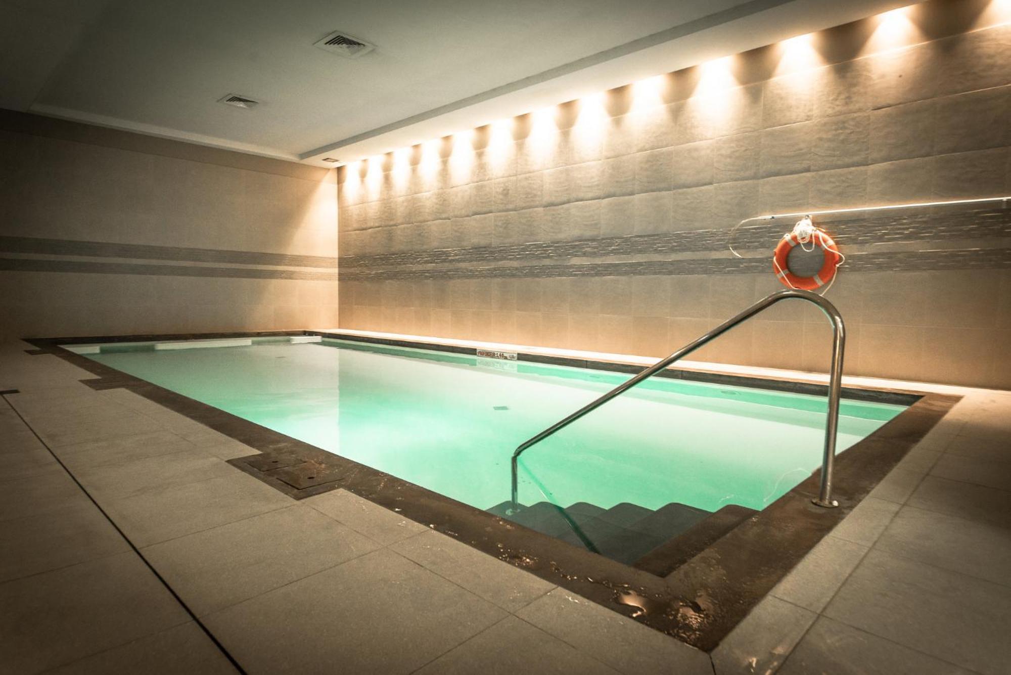 Holiday Inn Mulhouse By Ihg Bagian luar foto