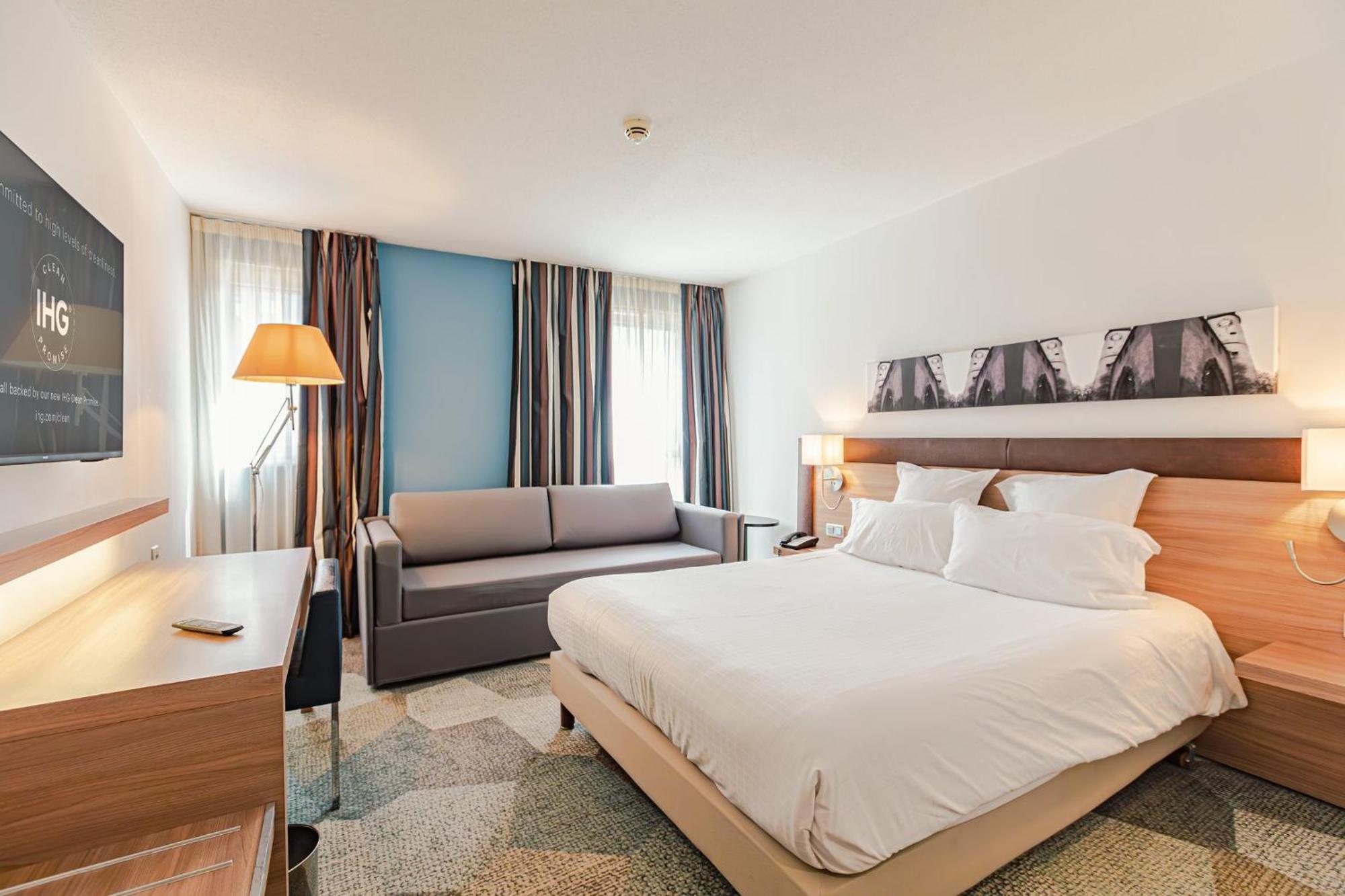 Holiday Inn Mulhouse By Ihg Bagian luar foto