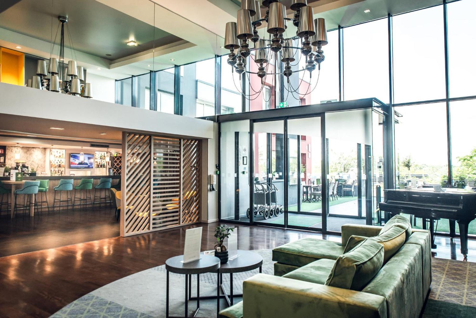 Holiday Inn Mulhouse By Ihg Bagian luar foto